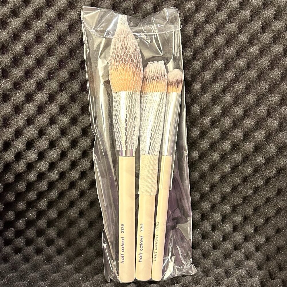 Half Caked The Essentials: Face Collection 3 Piece Brush Set - Picture 7 of 8